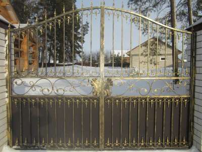 Кованые ворота с патиной под золото