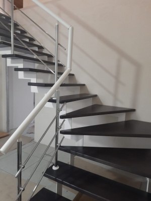 Лестница с хромированными перилами "Милена 5"